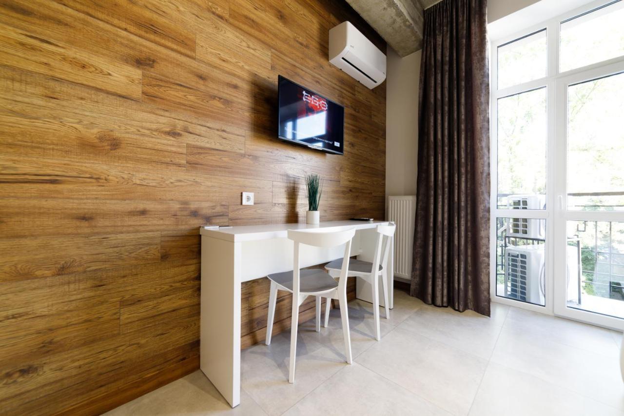 Lux Apartments Lviv Exterior photo