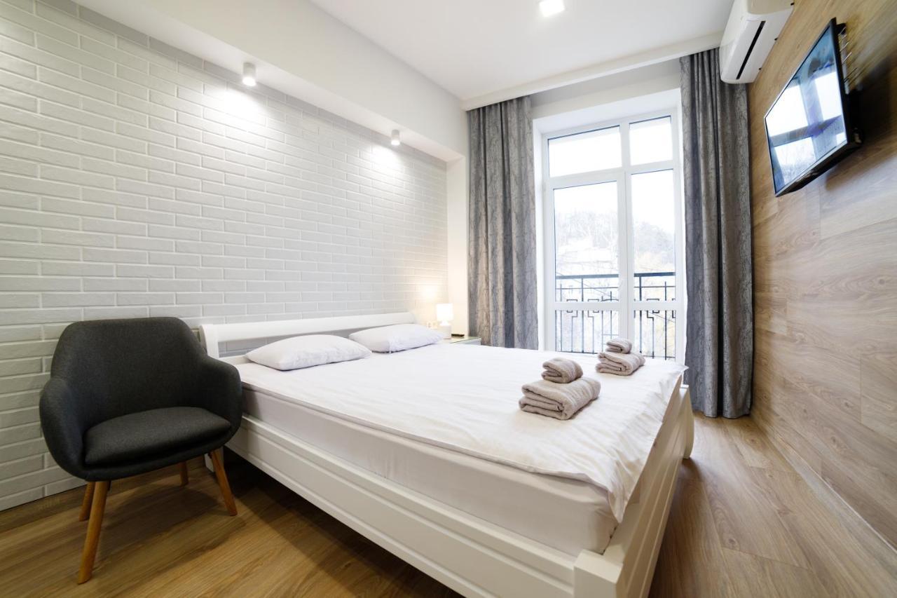 Lux Apartments Lviv Exterior photo