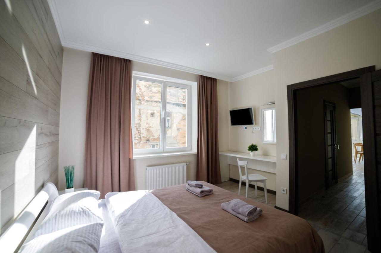 Lux Apartments Lviv Exterior photo