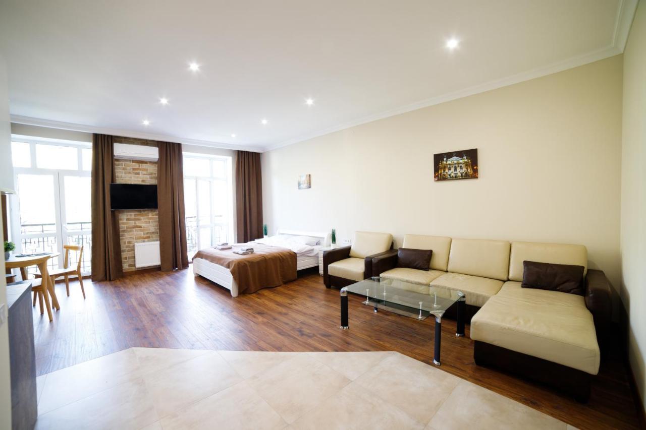 Lux Apartments Lviv Exterior photo